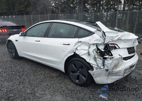 2022 Tesla Model 3 Long Range Dual Motor All-Wheel Drive z USA, uszkodzony, nr VIN 5YJ3E1EB5NF317960